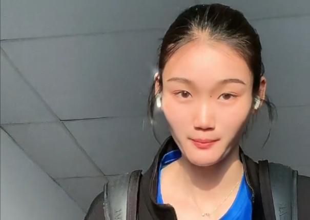 刘广这时候只感觉脖子被一股大力死死掐着，双脚在悬空处乱蹬，可是越挣扎，就越是喘不过气来。